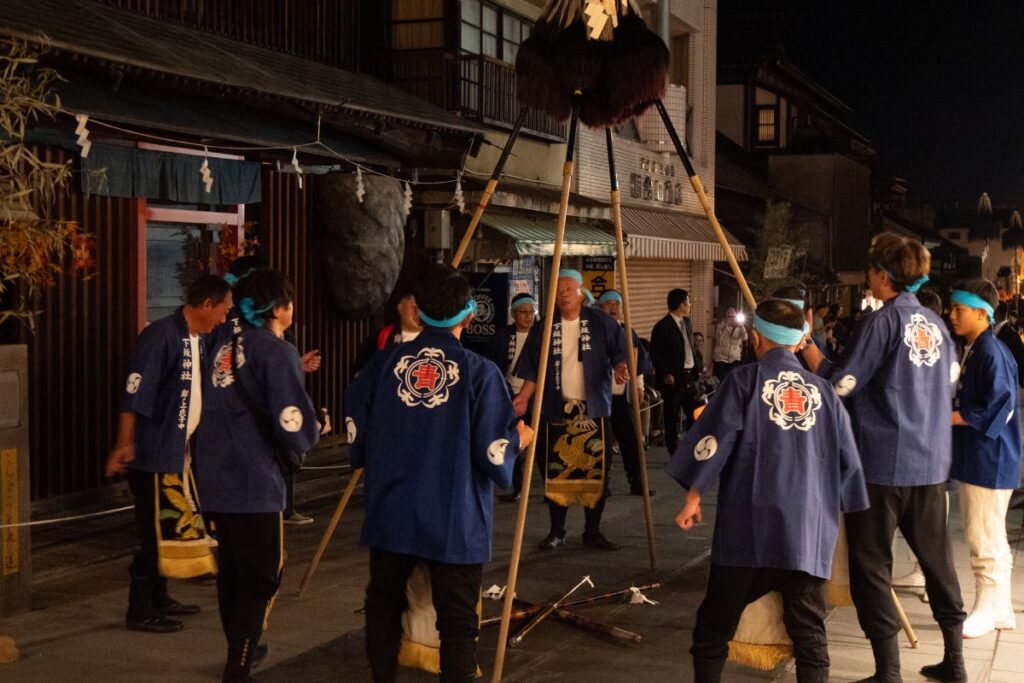 Dance and animations during the October festival in Kotohira