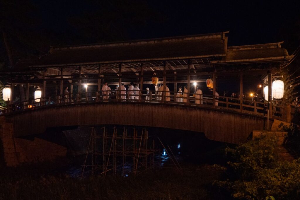The bridge of Kotohira opened for Kotohira Shrine Grand Festival