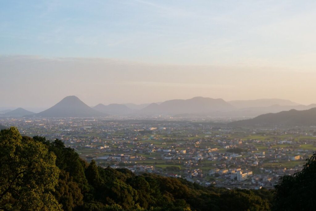 Early morning view to enjoy during each season in Kotohira.
©Manon Mathieu
