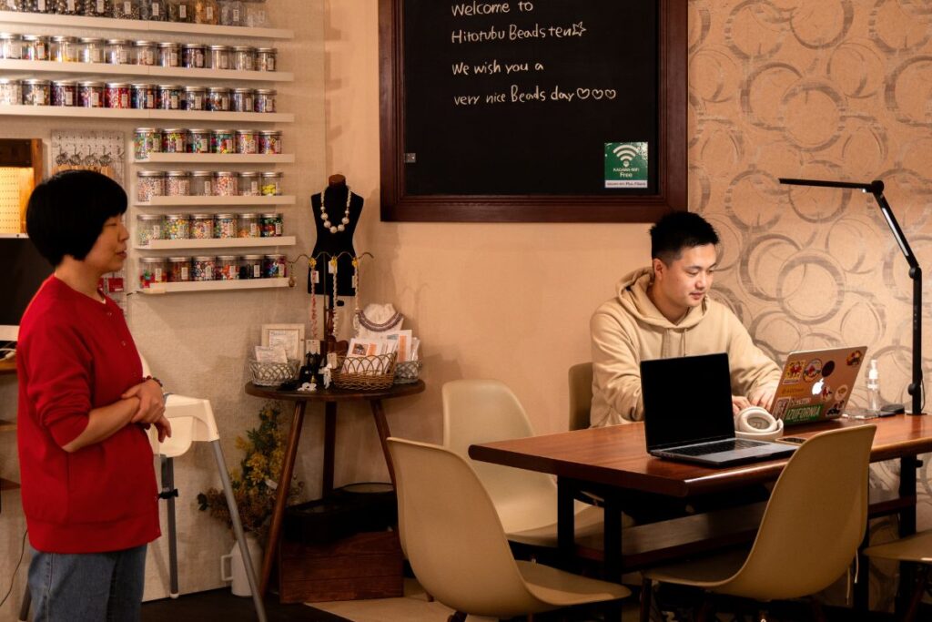 Work session, beads workshop and delicious egg sandwich in Hitotsubu beads, Kotohira