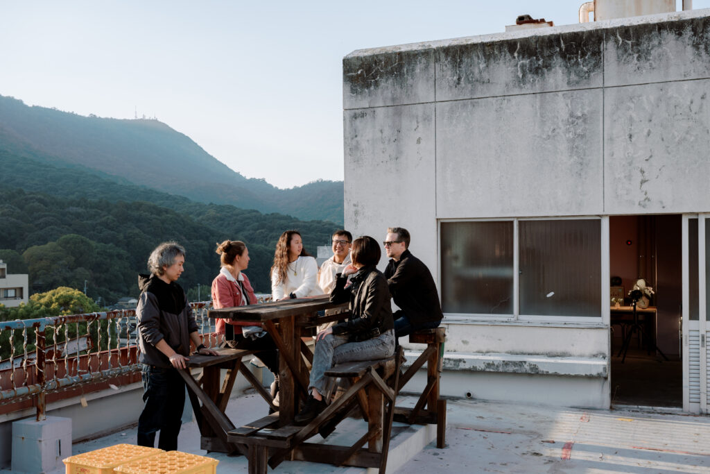 some nomads visiting Hakobune rooftop ©Chebi Nagai