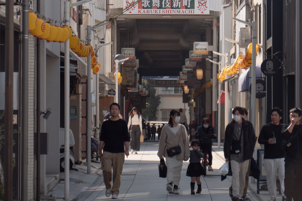 Koto Vegas area with Tea house and Bagel House ©Manon Mathieu