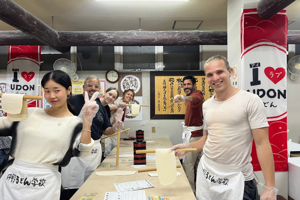 Having fun during a udon making class experience in Kotohira