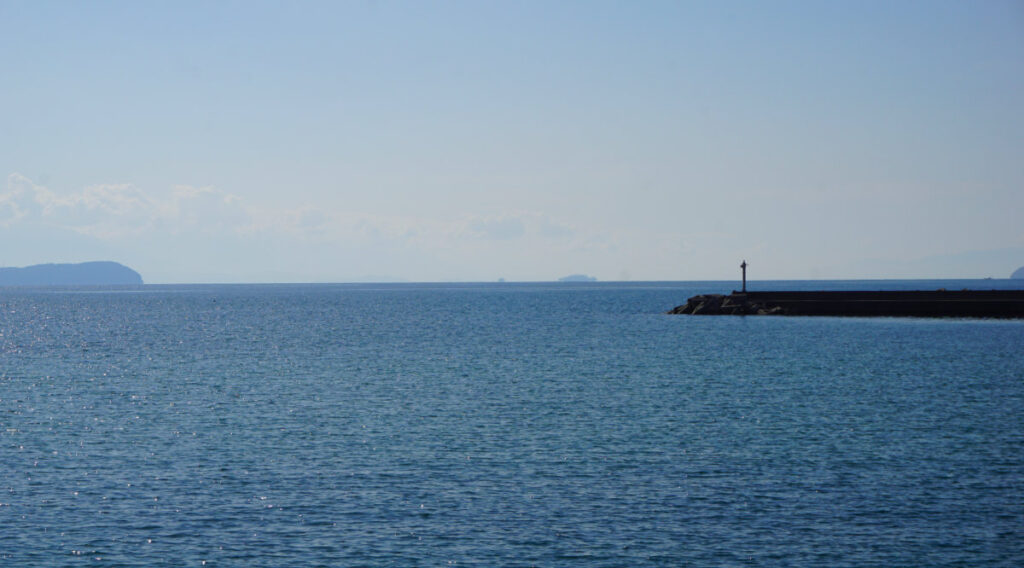 View over the sea: enjoy some stops during your cycling day