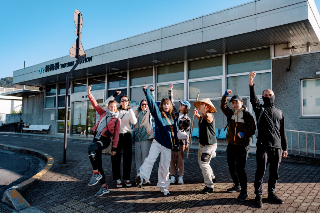 The team ready to walk the Shikoku Pilgrimage day ©Chebi Nagai