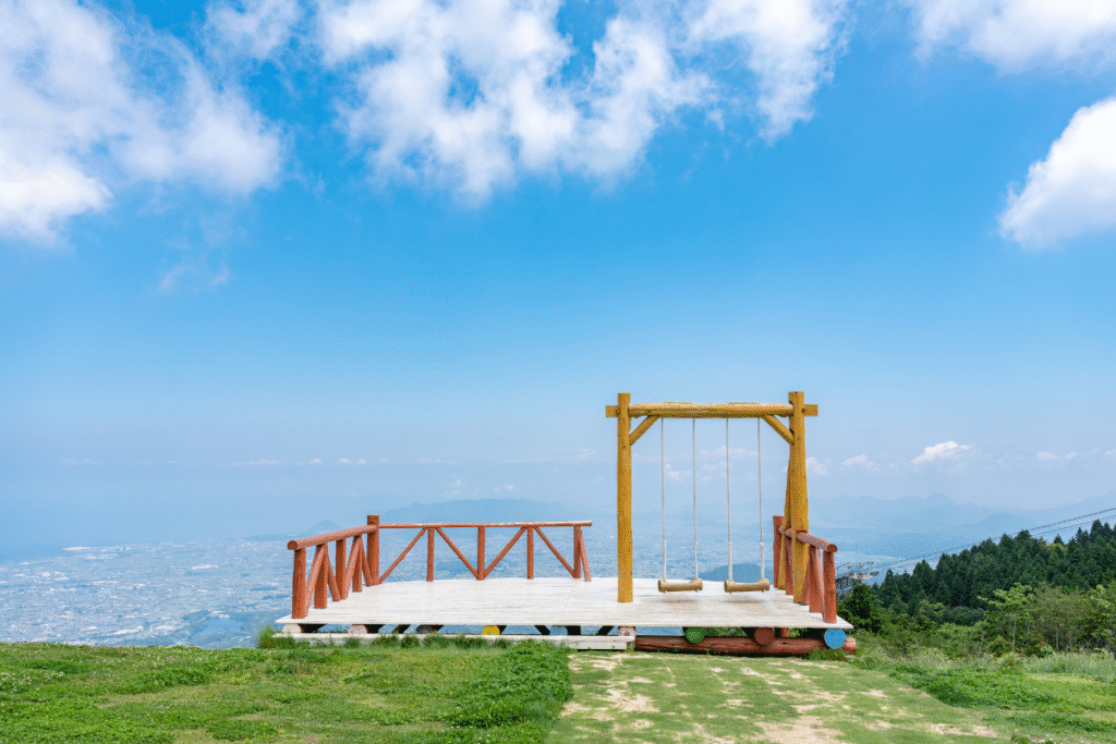 Popular Gate in the Sky nearby from Kotohira. ©DR
