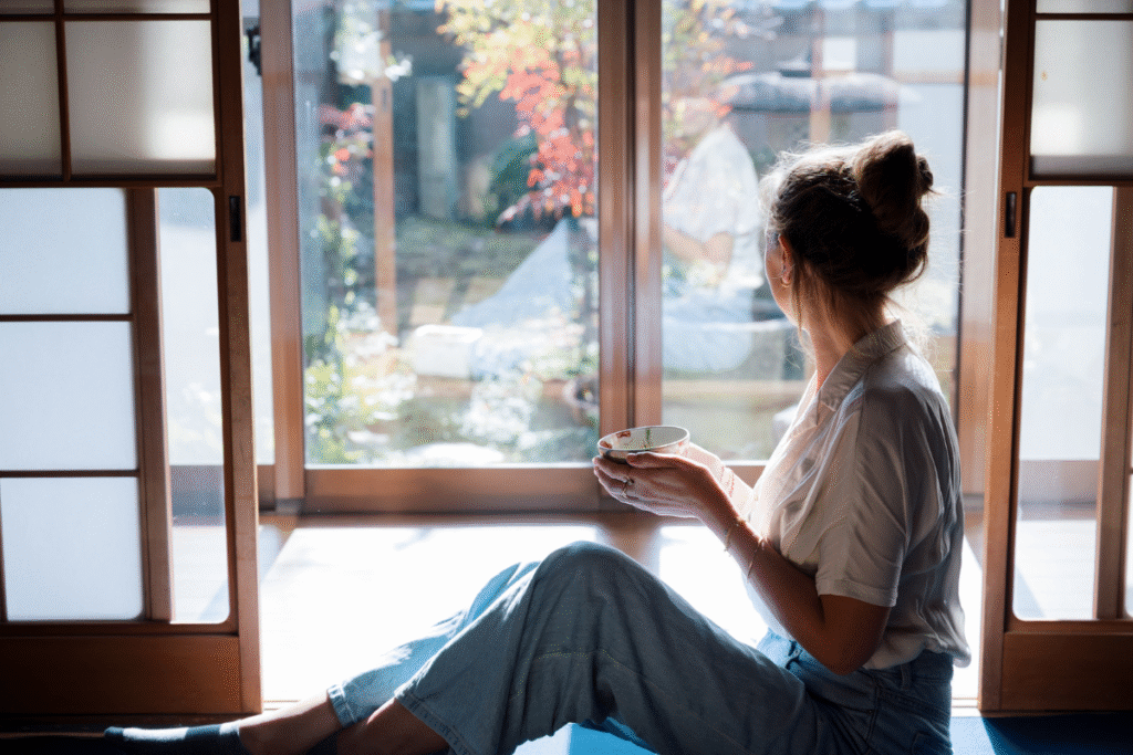 Enjoying a traditional matcha tea ceremony in Kotohira ©Chebi Nagai