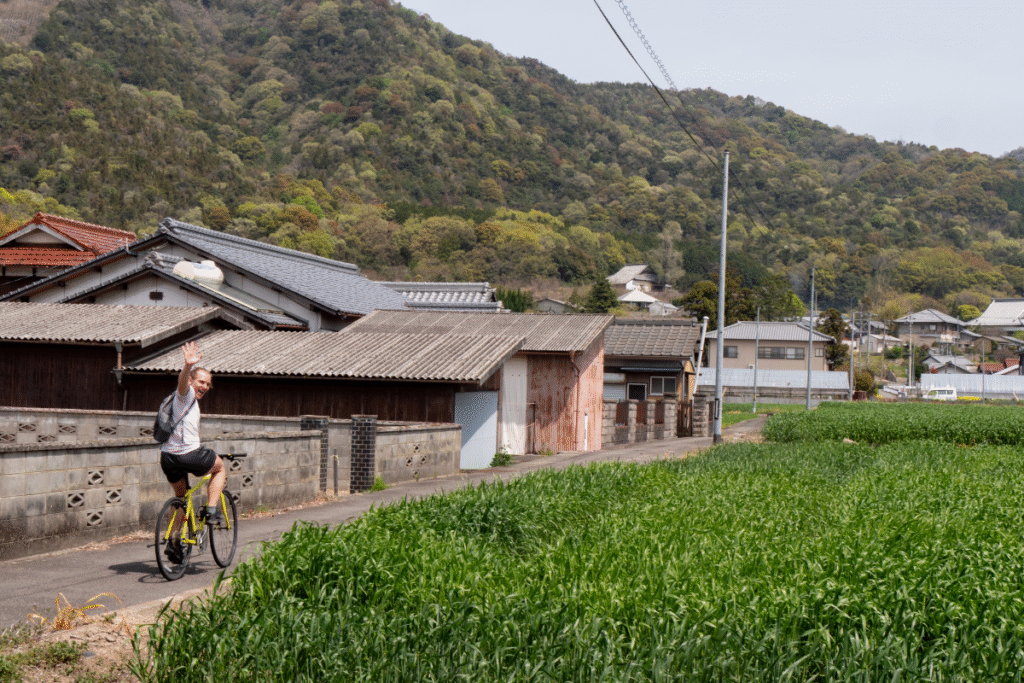 Explore Kagawa countryside by bicycle from Kotohira ©Manon Mathieu