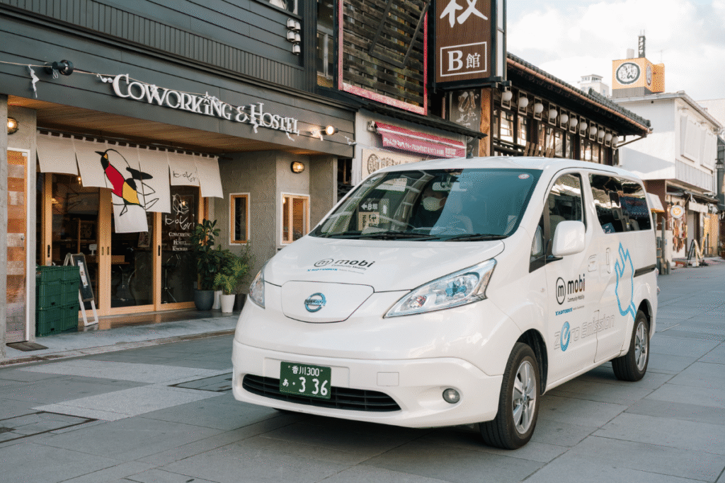 Mobi Kotohira from Kotori to many place in town, easy way to explore around ©Chebi Nagai