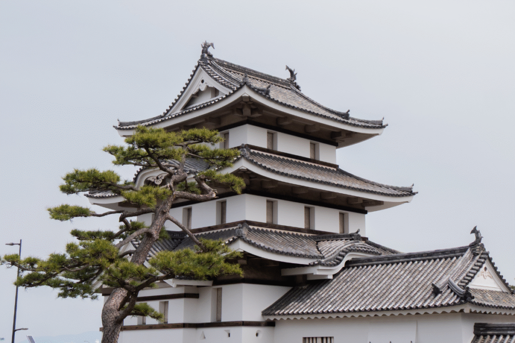 Takamatsu Castle a must visit in the city ©Manon Mathieu