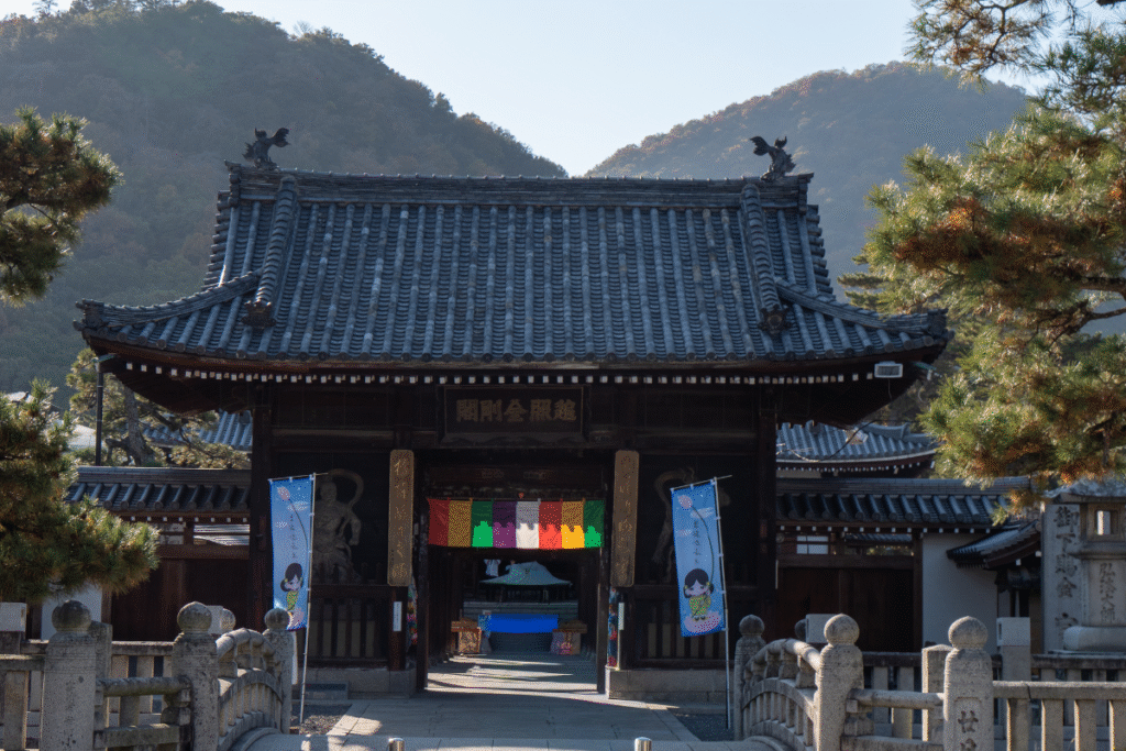 Entrance of Zentsu ji temple ©Manon Mathieu