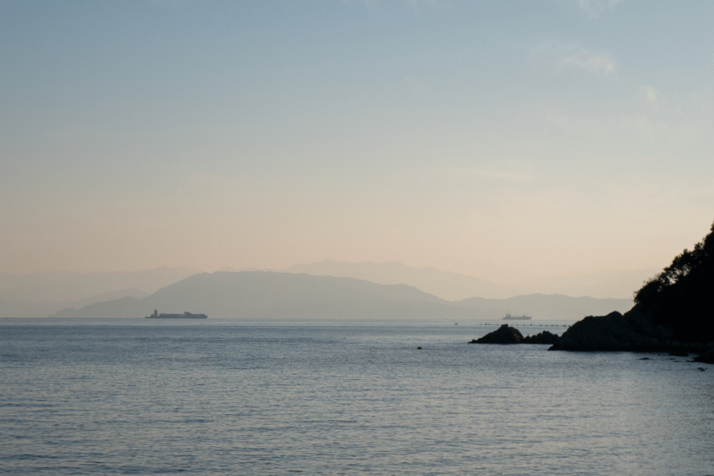 Sunset time in the island ©Manon Mathieu